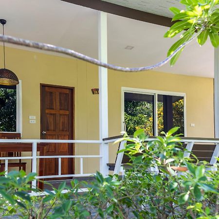 Apple Villas Haad Chao Phao Exterior photo